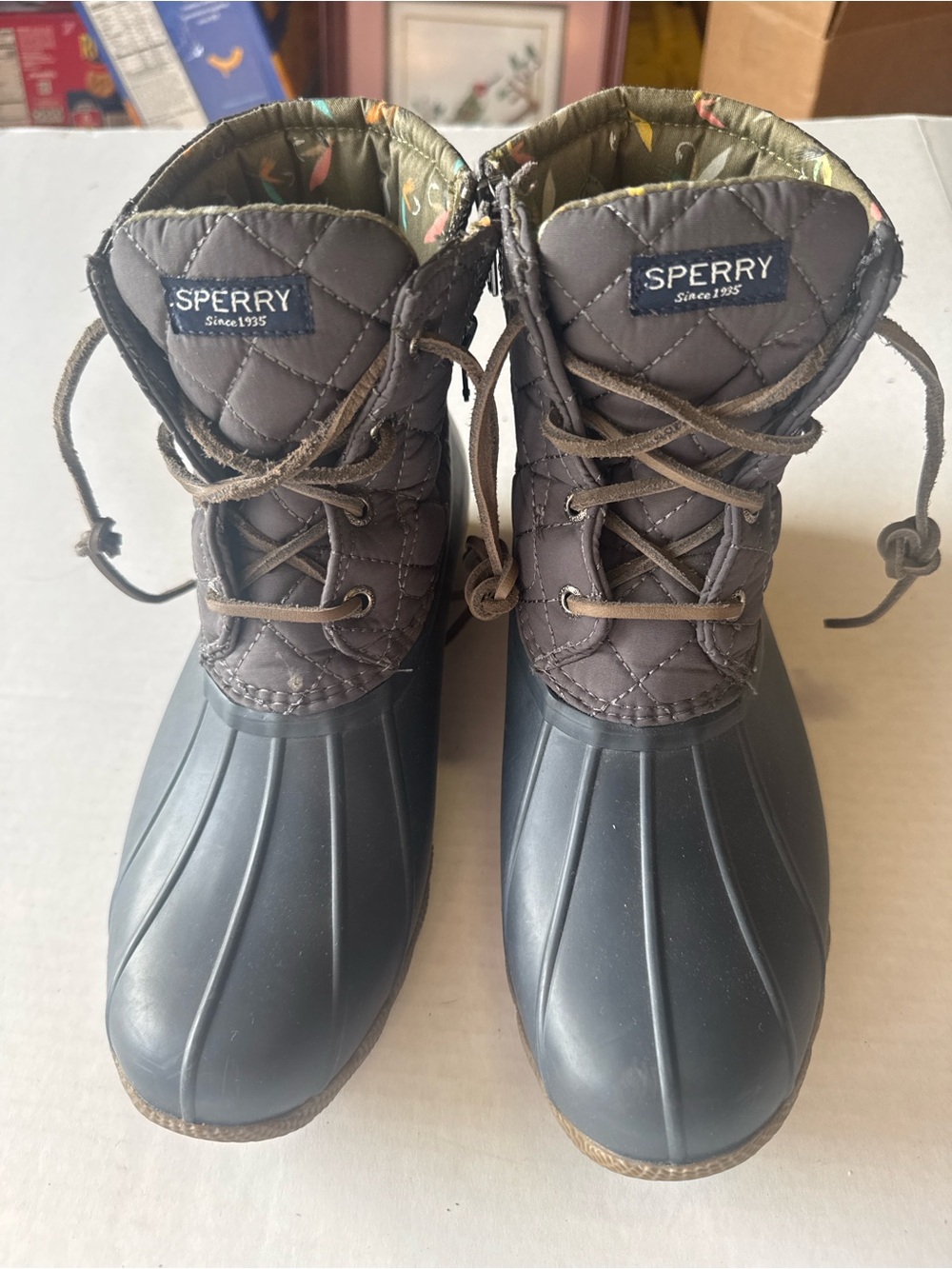 Sperry Women’s Size 8 Gray Quilted Duck Boots Waterproof Rain Boots Zip Lace Up